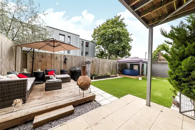 Wharncliffe Mews, London, SW4, photo 1