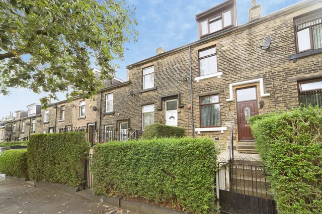 Mannheim Road, BRADFORD, photo 1