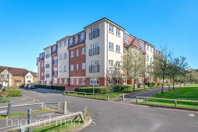 Schoolgate Drive, Morden, photo 1