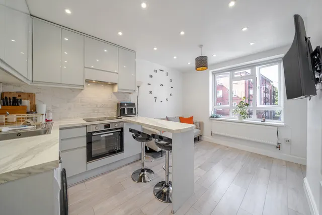 Nelsons Row, Clapham, SW4, photo 3