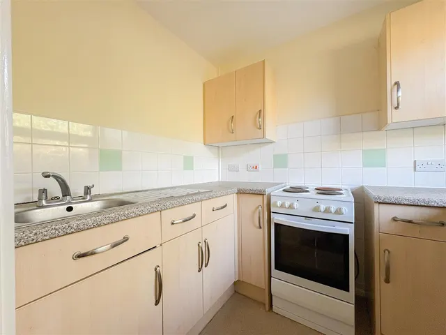 Upper Glen Road, St. Leonards-On-Sea, TN37, photo 3