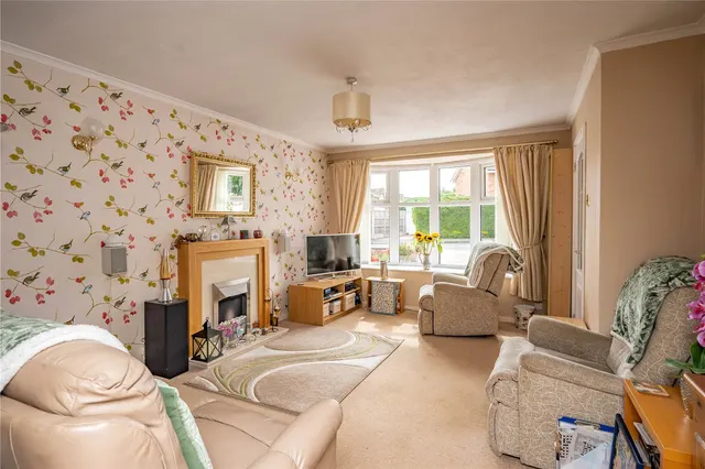 Photo 3 — Kendal Close, Bromsgrove, Worcestershire, B60 2HW