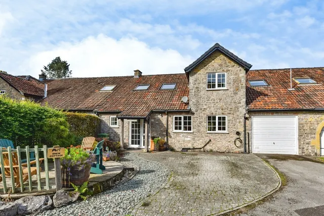 High Street, Oakhill, BA3, photo 1
