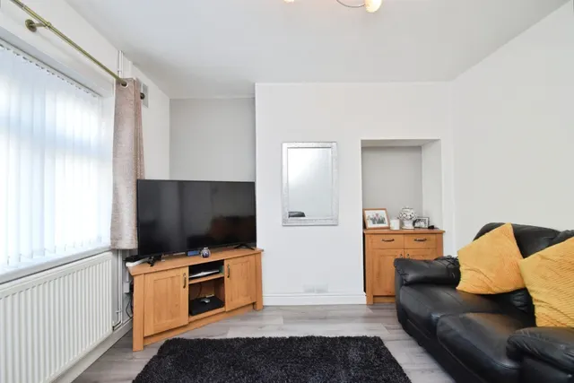 Parc Avenue, Swansea, SA6, photo 2