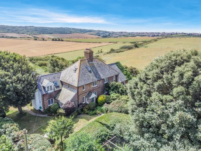 Photo 2 — Hoddern Farm, Nr Pidinghoe, East Sussex, BN10 8AR