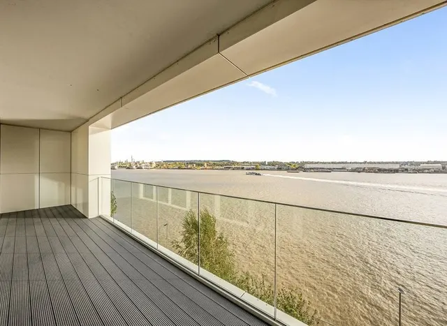Royal Crest Avenue, Royal Wharf, E16, photo 2