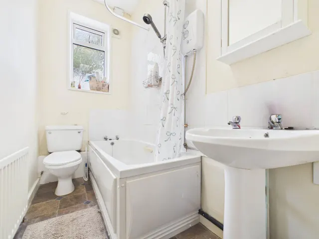Photo 3 — Cheltenham Mount, Harrogate, HG1