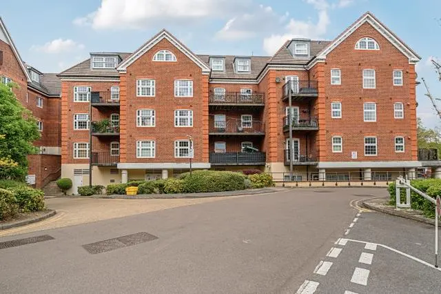 London Road, Camberley, GU15, photo 1