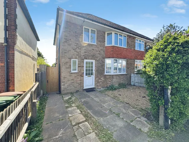 Second Avenue, Wellingborough, photo 1