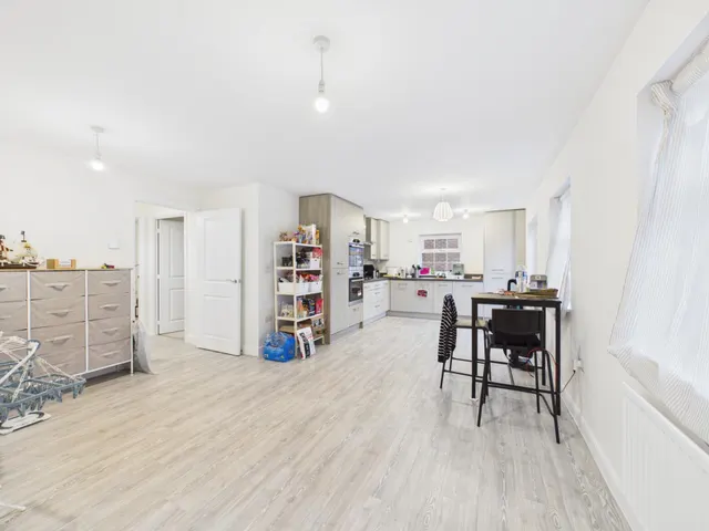 Tay Road, New Lubbesthorpe, LE19, photo 2
