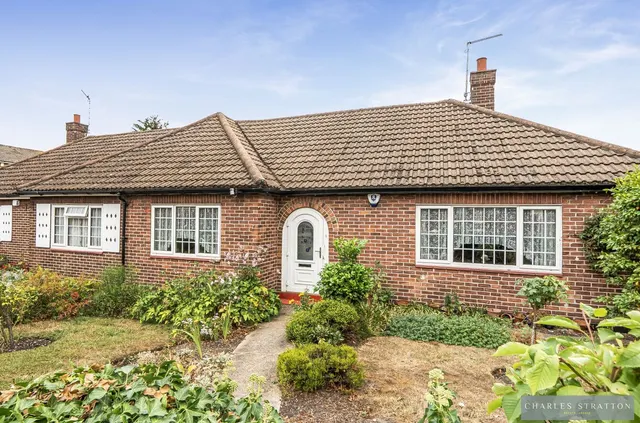 Upper Brentwood Road, Romford, Essex, RM2 6JB, photo 1