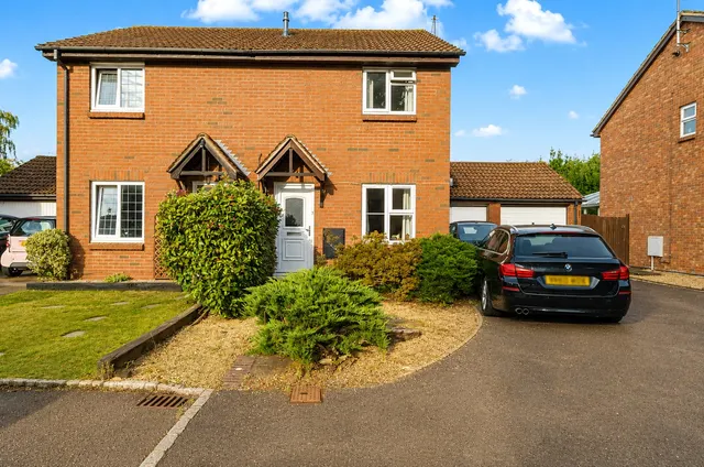 Diamond Way, Wokingham, Berkshire, RG41 3TU, photo 1