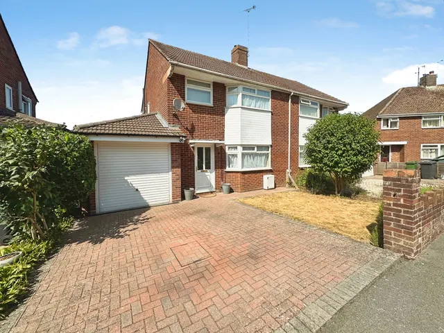 Highfield Chase, Basingstoke, Hampshire, RG21 7SA, photo 1