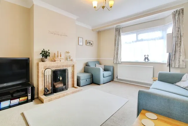Photo 2 — Highfield Chase, Basingstoke, Hampshire, RG21 7SA