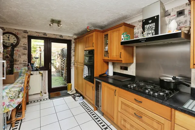 Lydiard Close, Eastleigh, SO50, photo 2