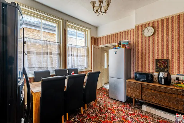 Mitcham Lane, London, SW16, photo 1