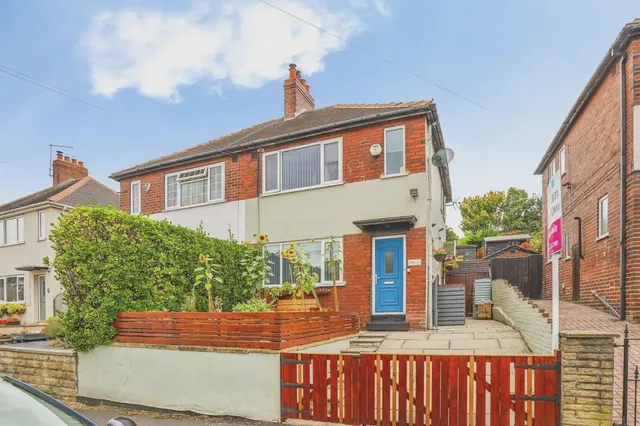 Parkwood Road, Leeds, photo 1