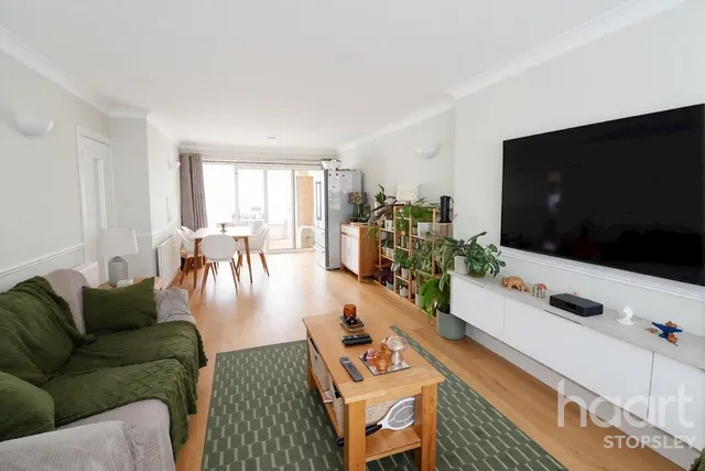 Forrest Crescent, Luton, LU2, photo 2