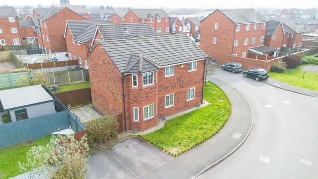 Thorneycroft Drive, Warrington, WA1 3FW, photo 1