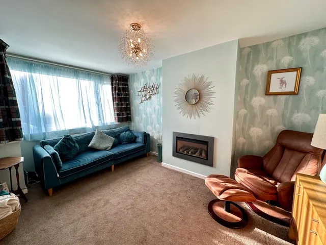 Photo 2 — Oaktree Road, Wednesbury, WS10