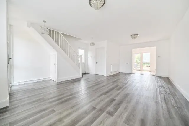 Prince Andrew Way, Ascot, SL5, photo 2