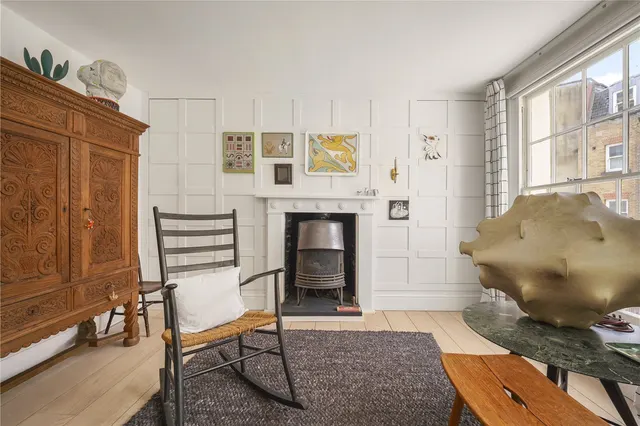 Clerkenwell Close, London, EC1R, photo 3