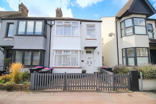 Lymington Avenue, Leigh-on-Sea, SS9, photo 1
