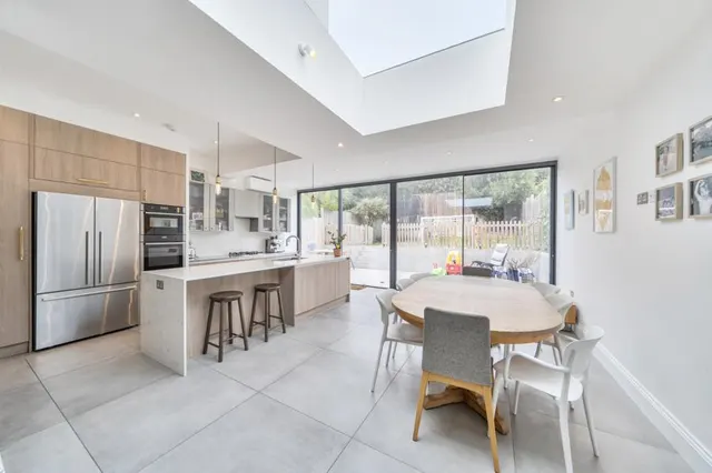 Windermere Avenue, London, N3, photo 1