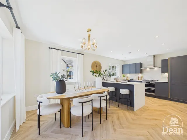 Goldfinch Way, Lydney, photo 1