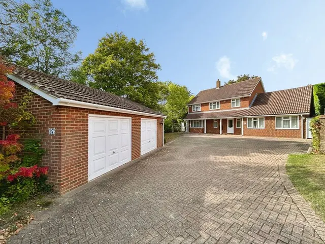 Photo 2 — The Old Yews, New Barn, Kent, DA3