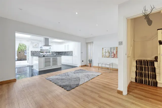 Woodford Green, IG8, photo 2