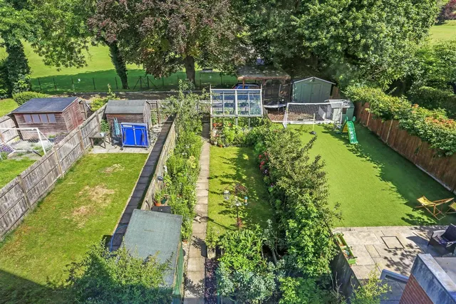 Hillbury Road, Warlingham, CR6, photo 2