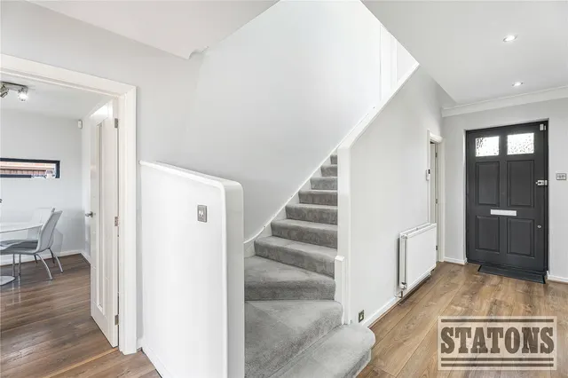 Photo 3 — Waggon Road, Hadley Wood, EN4 0PP