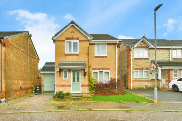 Photo 3 — Pondfield Road, Latchbrook, Saltash