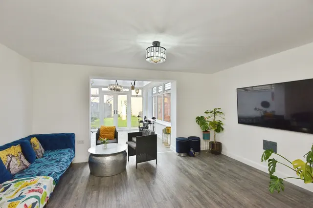 Photo 3 — Burney Drive, Eagle Farm South, Milton Keynes