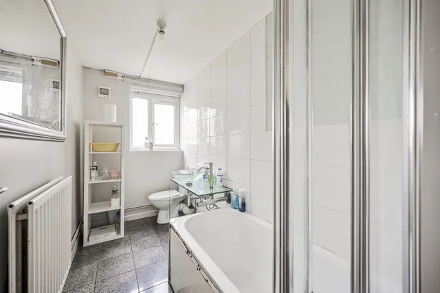 4 Coldham Court, Lordship Lane, London, photo 1