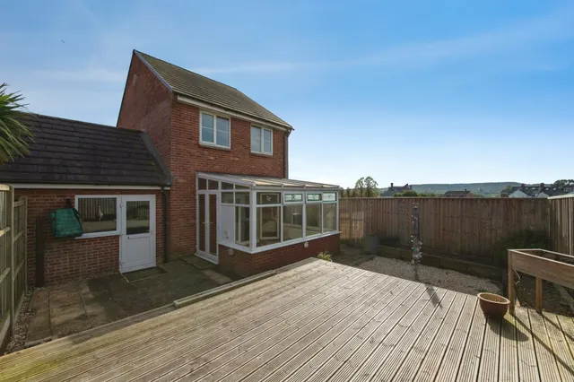 Swain Close, Axminster, EX13, photo 2