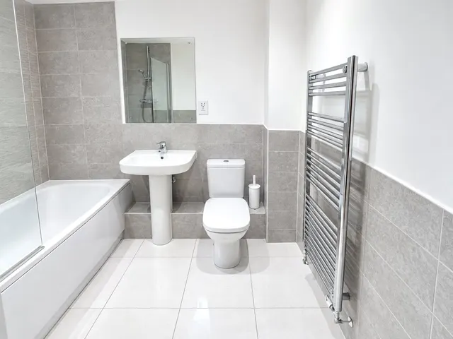 Carter Court, Hook, RG27, photo 3
