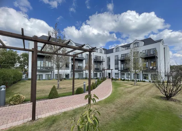 Bay Tree Avenue, Leatherhead, KT22, photo 1