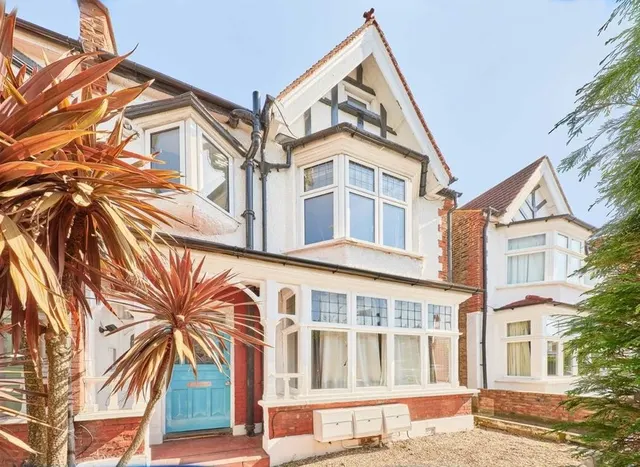Wavertree Road, Streatham Hill, SW2, photo 1