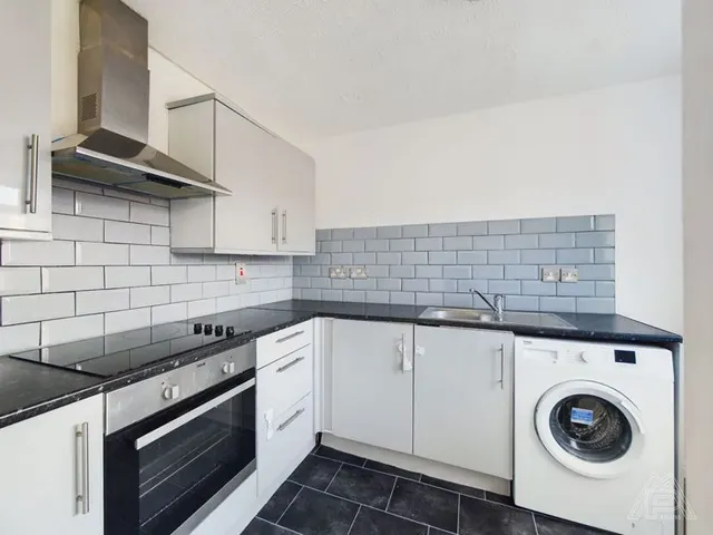 Palliser Drive, Rainham, RM13, photo 2