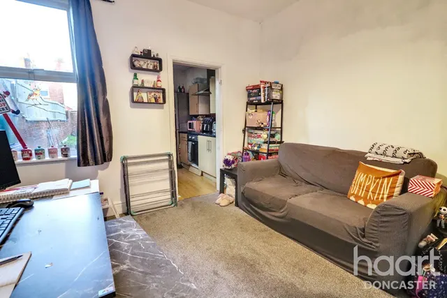 Alexandra Road, Balby, DN4, photo 3