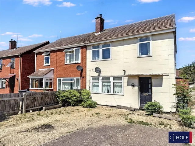 Queens Close, Hucclecote, GL3, photo 1