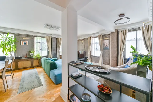 Photo 2 — 4 Brymon Court, 31-32 Montagu Square, London
