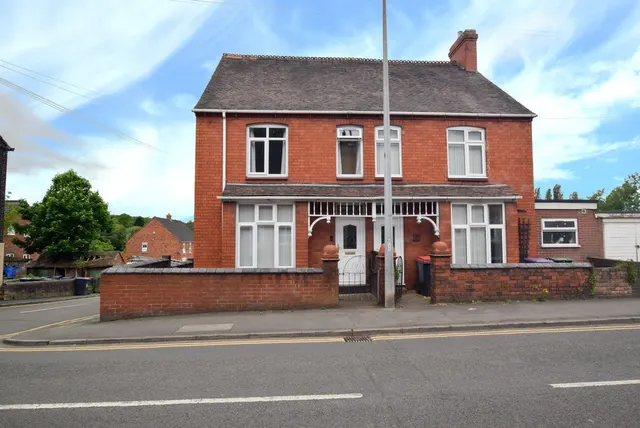 Stafford Road, Oakengates, TF2, photo 1