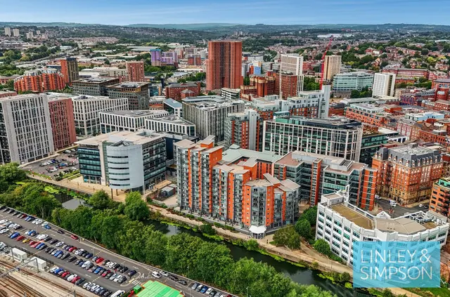 Whitehall Quay, Leeds, LS1, photo 1
