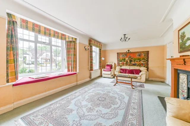 Photo 2 — 25 Croham Valley Road, South Croydon