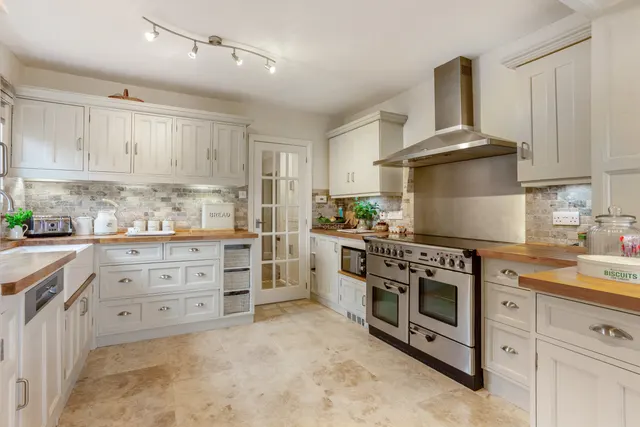 Photo 2 — Dursden Lane, Pewsey, SN9