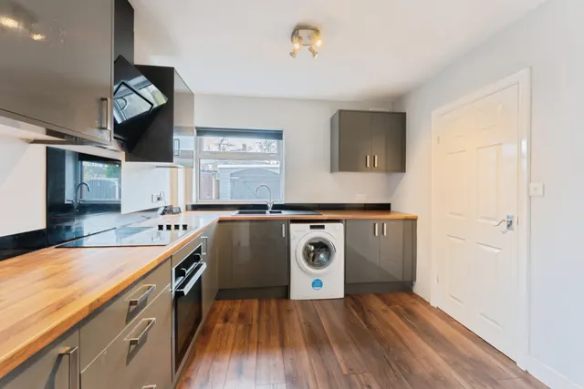 Ferguson Avenue, Ellesmere Port, CH66, photo 2
