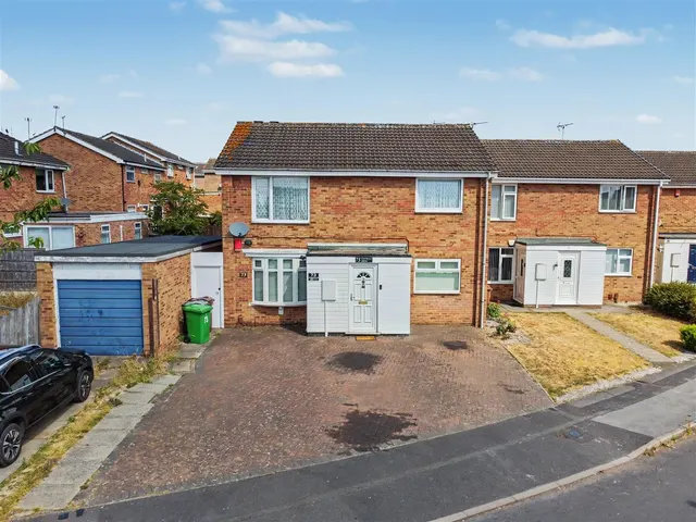 Staindale Drive, Nottingham, NG8, photo 1